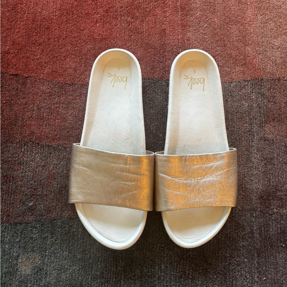 Beek Gallito Gold and White Sandals Minimalist Slide - Sz 8